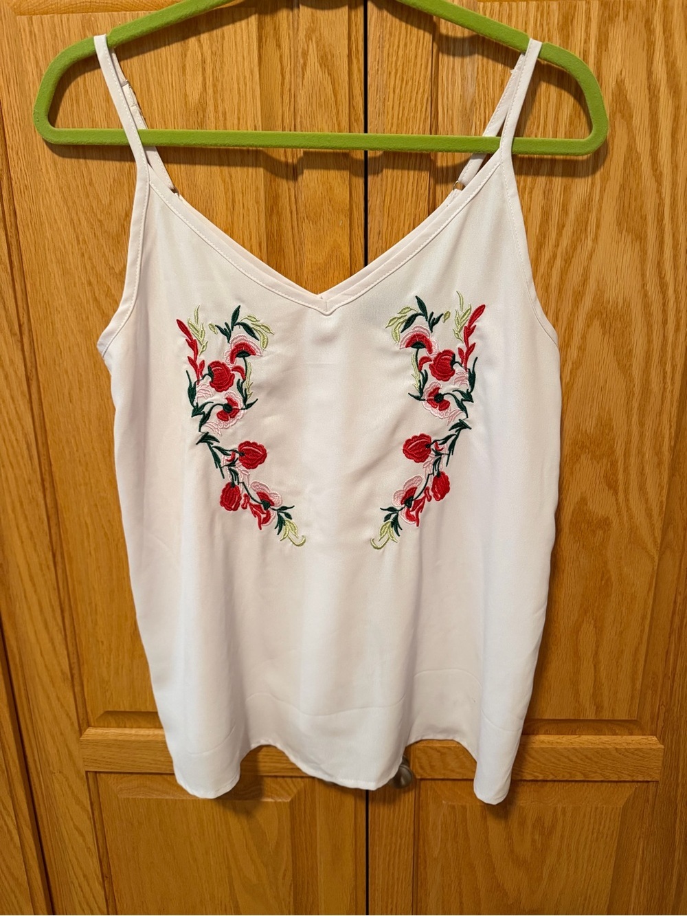 TECREW White Floral Embroidered V-Neck Cami – Boho Summer Blouse -Small
